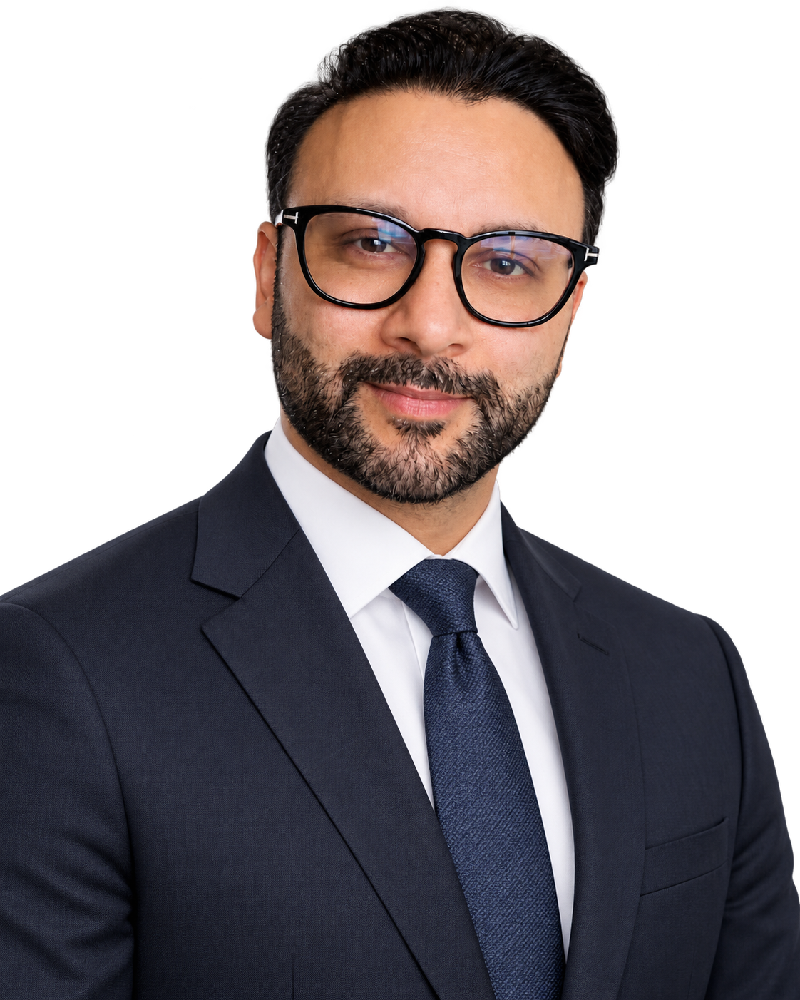 البروفيسور الدكتور سامي حسن مرتدياً بدلة داكنة